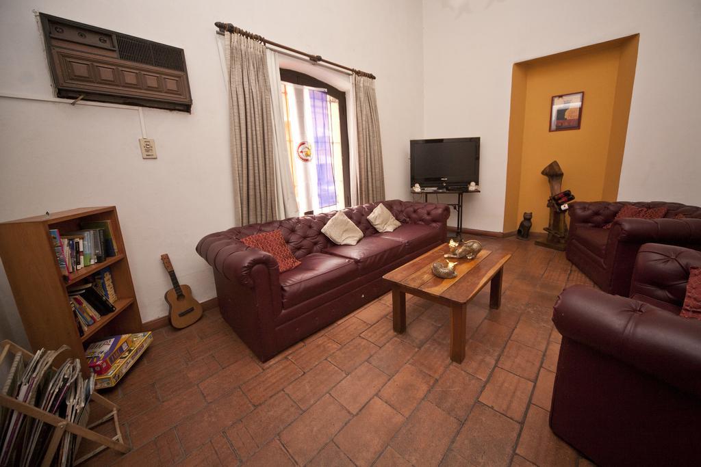 Black Cat Hostel Асунсион Екстериор снимка