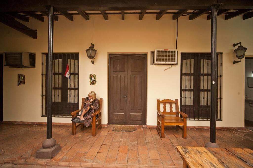 Black Cat Hostel Асунсион Екстериор снимка