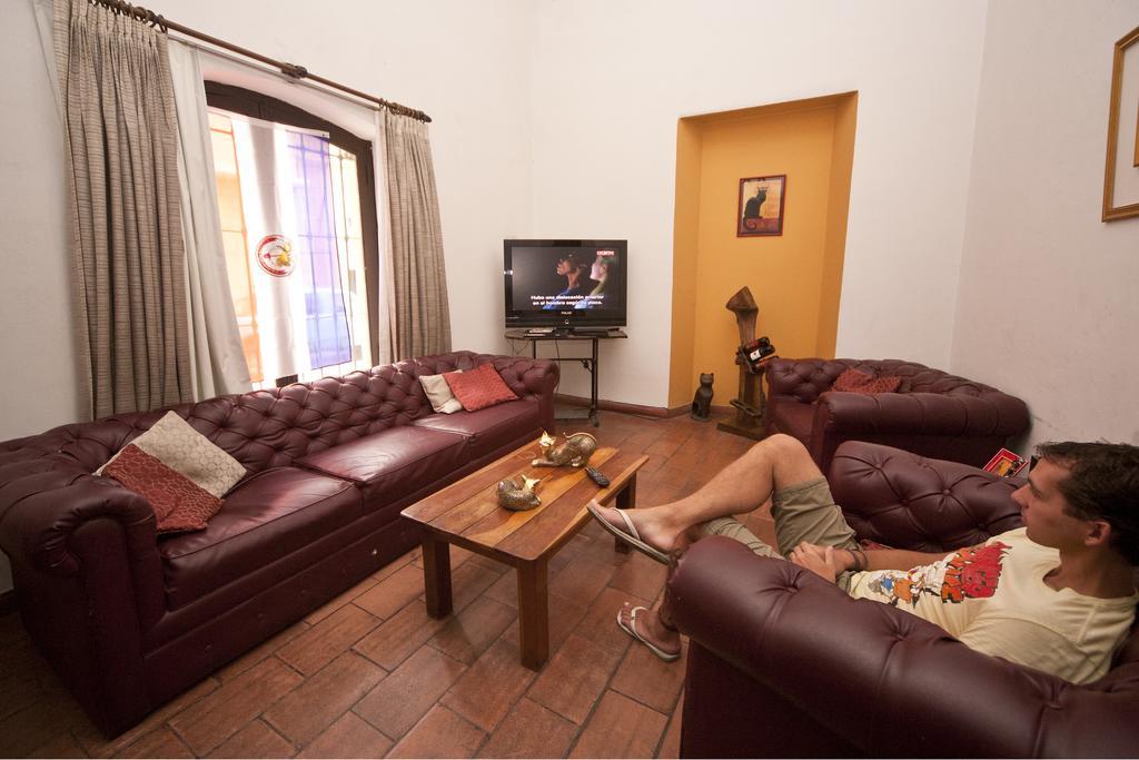 Black Cat Hostel Асунсион Екстериор снимка