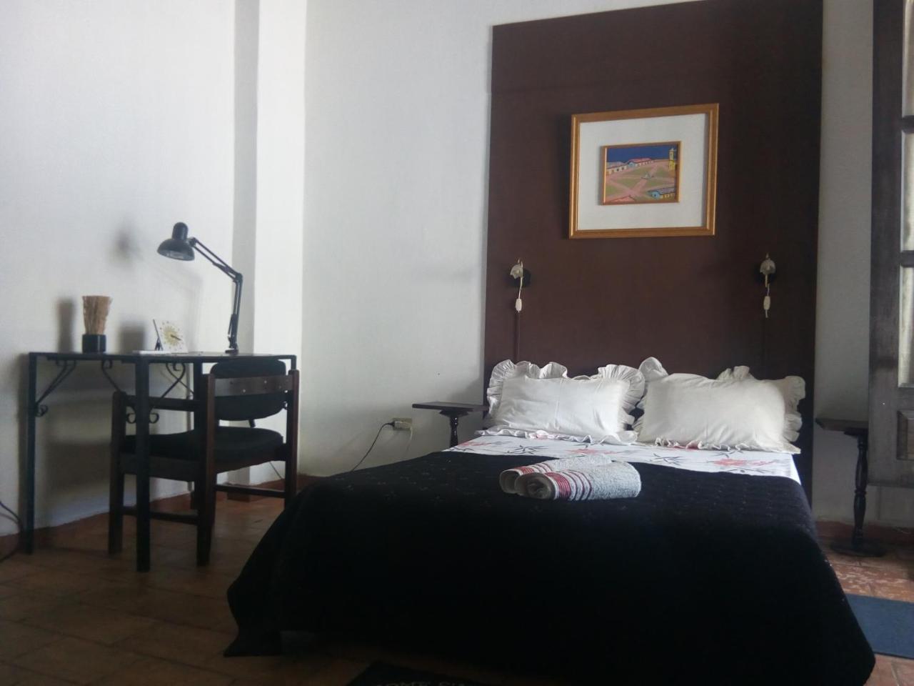 Black Cat Hostel Асунсион Екстериор снимка